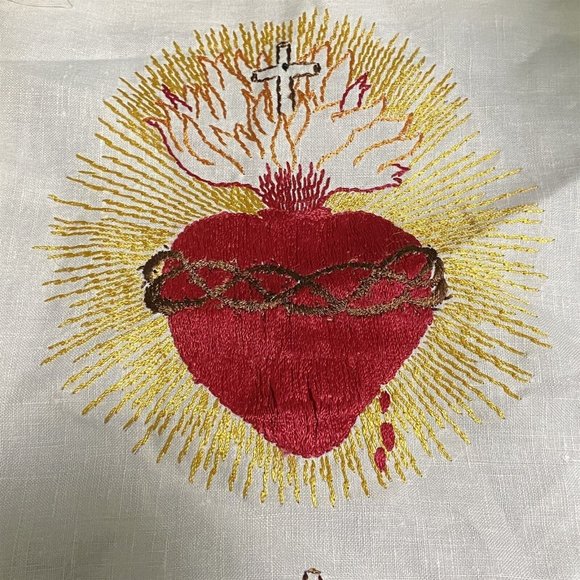 Vintage Sacred Heart IHS Embroidered Linen Piece - Picture 4 of 8